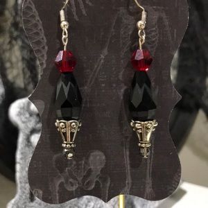 Gently-gothic Earrings